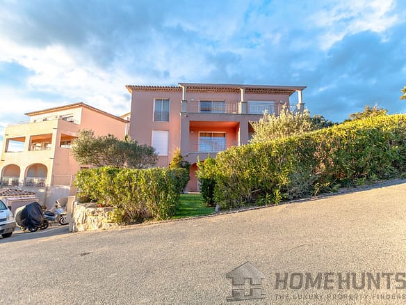 2 Bedroom Apartment in Ste Maxime 22