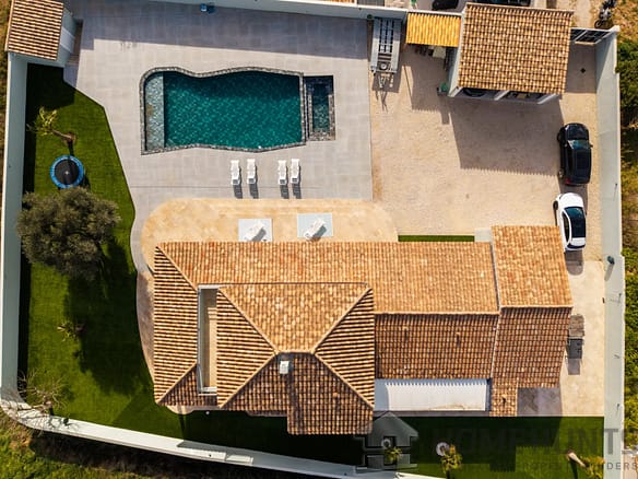 6 Bedroom Villa/House in Pierrefeu Du Var 32