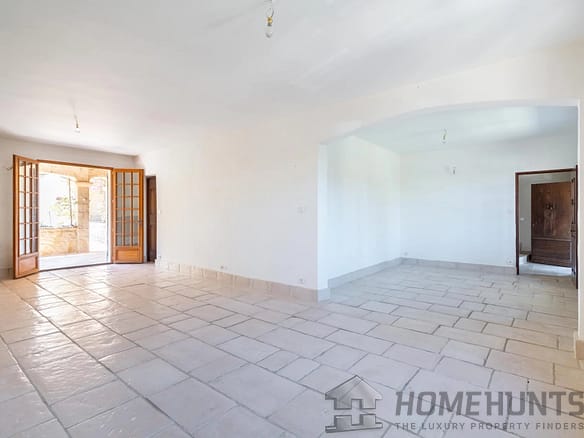 5 Bedroom Villa/House in Marseille 2