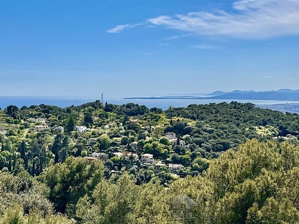 4 Bedroom Villa/House in Villefranche Sur Mer 36
