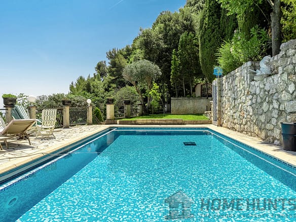 8 Bedroom Villa/House in La Turbie 12