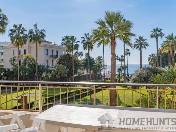 3 Bedroom Apartment in Cannes 20