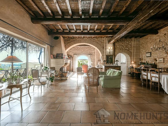 4 Bedroom Villa/House in Uzes 8