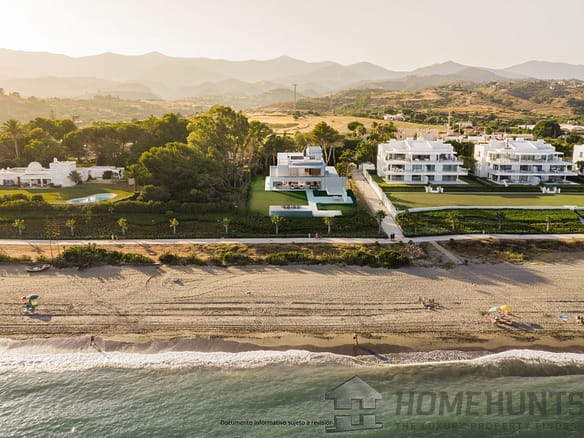 4 Bedroom Villa/House in Estepona 20