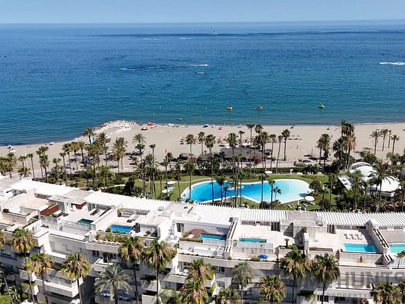 3 Bedroom Apartment in Puerto Banus 3