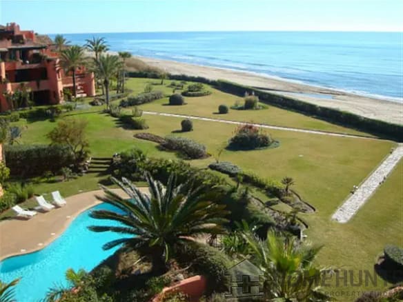 4 Bedroom Apartment in Los Monteros 3