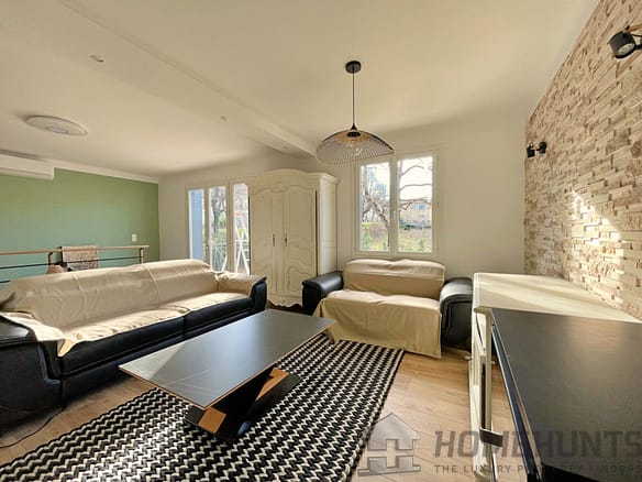 4 Bedroom Villa/House in Malaucene 16