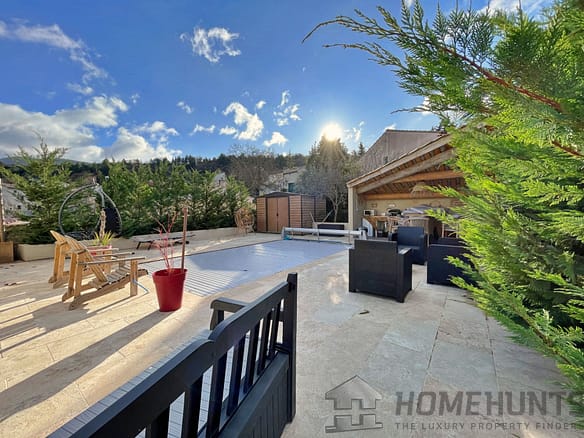 5 Bedroom Villa/House in Malaucene 10