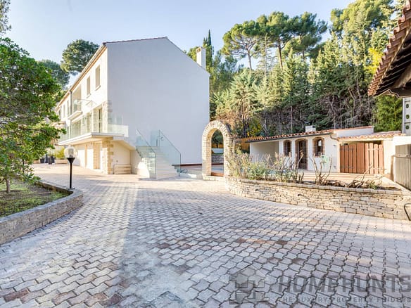 3 Bedroom Villa/House in Cassis 2