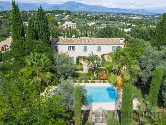 4 Bedroom Villa/House in Valbonne 2