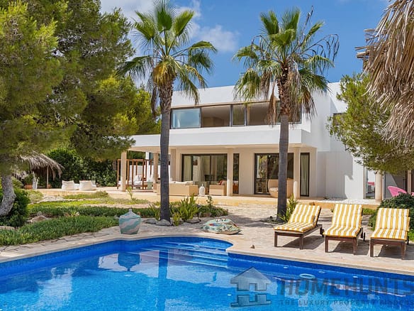 5 Bedroom Villa/House in Es Calo 12