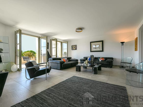 3 Bedroom Apartment in Uzes 14