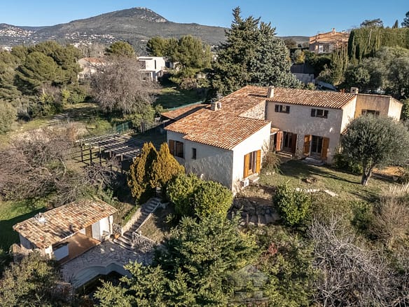 5 Bedroom Villa/House in Nice 6