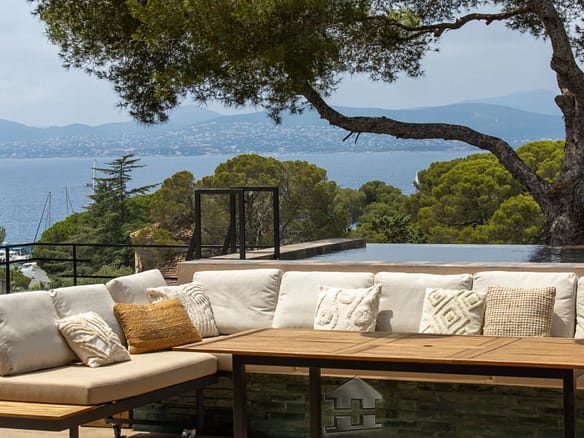 5 Bedroom Villa/House in St Raphael 24