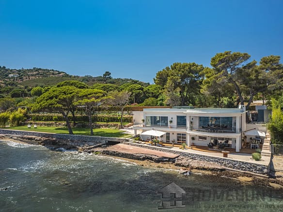 4 Bedroom Villa/House in Les Issambres 24