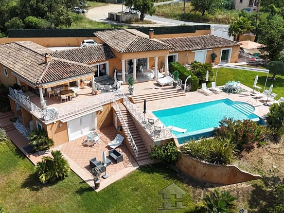 6 Bedroom Villa/House in Grimaud 36