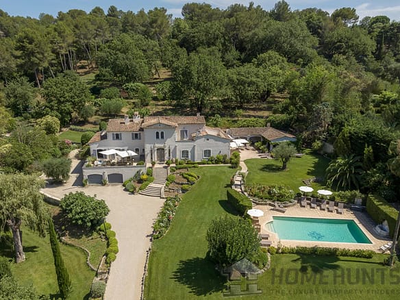 8 Bedroom Villa/House in Valbonne 4