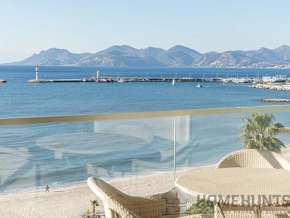 3 Bedroom Apartment in Cannes 12