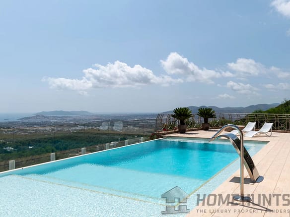 11 Bedroom Villa/House in Can Furnet 24