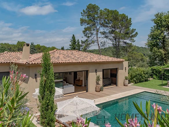4 Bedroom Villa/House in Mougins 4