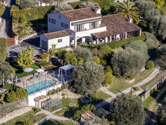 4 Bedroom Villa/House in Mougins 4