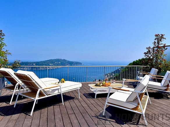 2 Bedroom Apartment in Villefranche Sur Mer 14