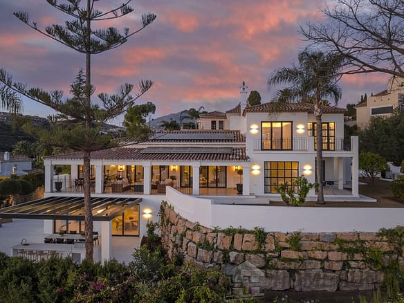 5 Bedroom Villa/House in Benahavís 30