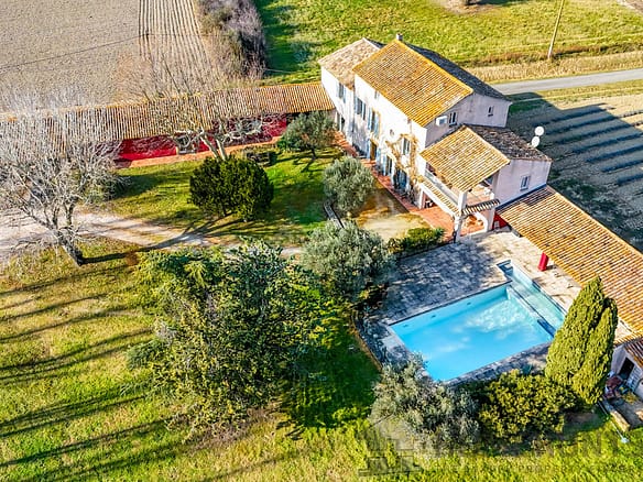 6 Bedroom Villa/House in Caderousse 20