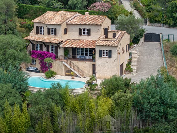 4 Bedroom Villa/House in Mandelieu La Napoule 28