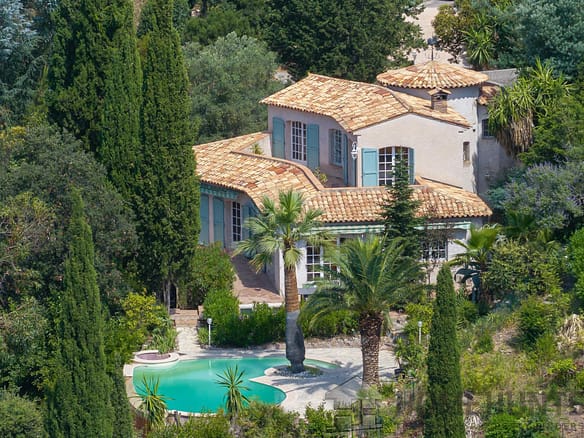 4 Bedroom Villa/House in Mandelieu La Napoule 18
