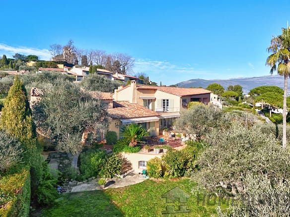 5 Bedroom Villa/House in Mougins 14