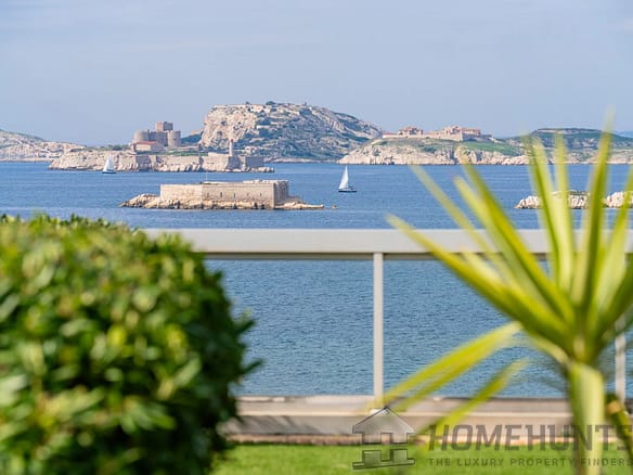 3 Bedroom Apartment in Marseille 14