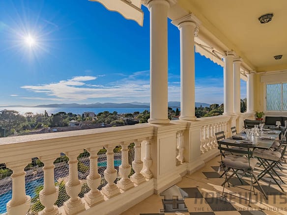 3 Bedroom Apartment in St Raphael 10