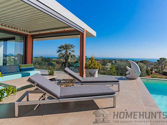 5 Bedroom Villa/House in St Raphael 4