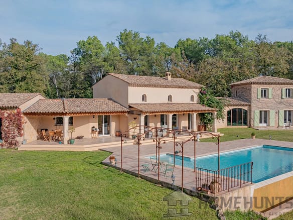 4 Bedroom Villa/House in Valbonne 8