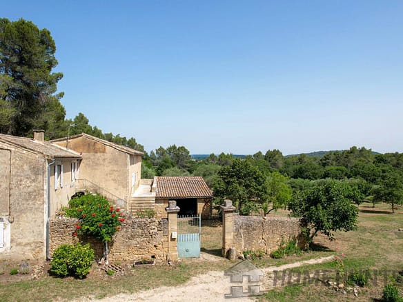 2 Bedroom Villa/House in Uzes 26