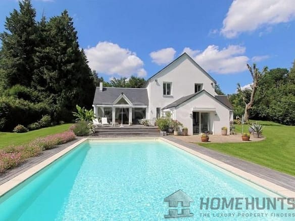 6 Bedroom Villa/House in Orgeval 8