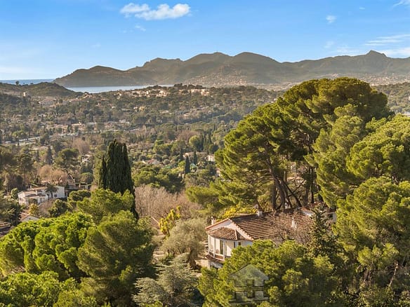 6 Bedroom Villa/House in Mougins 20