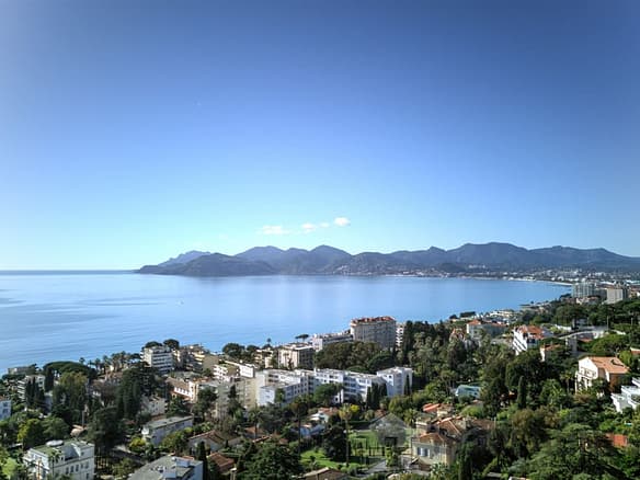 3 Bedroom Apartment in Cannes 16