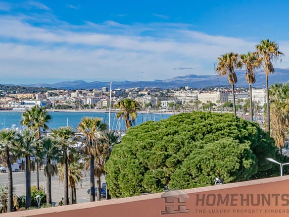 3 Bedroom Apartment in Cannes 30