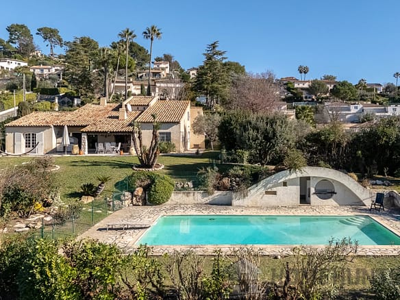 4 Bedroom Villa/House in Cagnes Sur Mer 32
