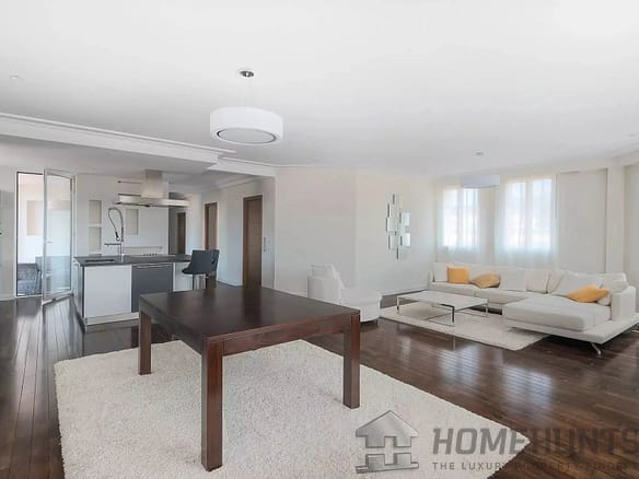 3 Bedroom Apartment in Cannes 18