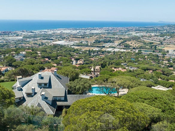 7 Bedroom Villa/House in Cabrils 36