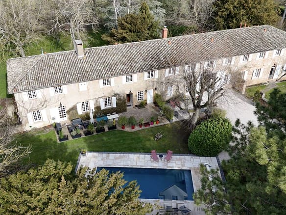12 Bedroom Villa/House in Charnay-les-mâcon 24