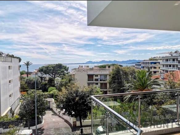 2 Bedroom Apartment in Cap D Antibes 12