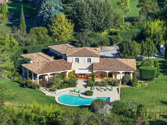 4 Bedroom Villa/House in Aix En Provence 4
