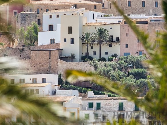 6 Bedroom Villa/House in Ibiza 28