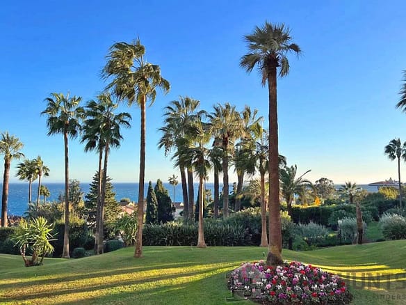 3 Bedroom Apartment in Cannes 24