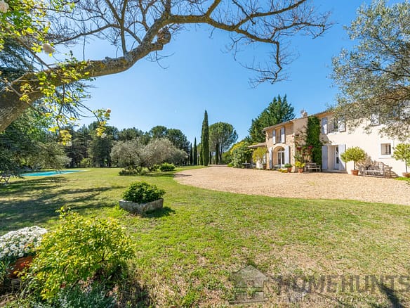 5 Bedroom Villa/House in Cucuron 22