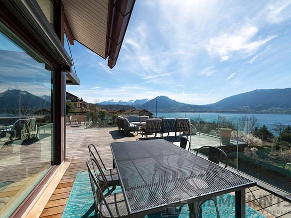 4 Bedroom Villa/House in Veyrier Du Lac 30
